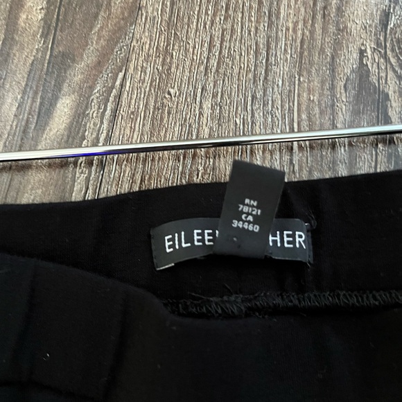 Eileen Fisher stretchable Black Pants in Size XS
RN78121 CA 34460 - Picture 5 of 6
